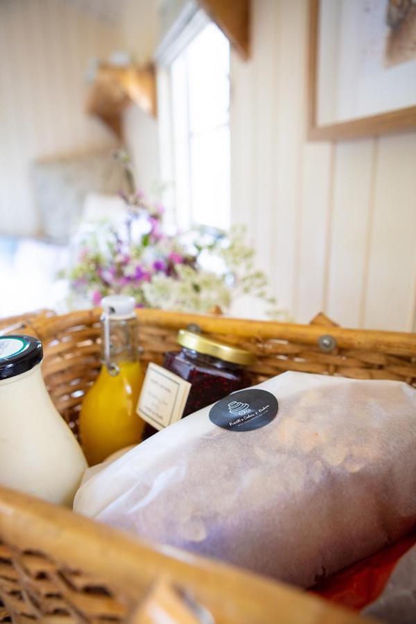 Romantic Secluded Shepherd Hut Hares Rest Southwick  Εξωτερικό φωτογραφία