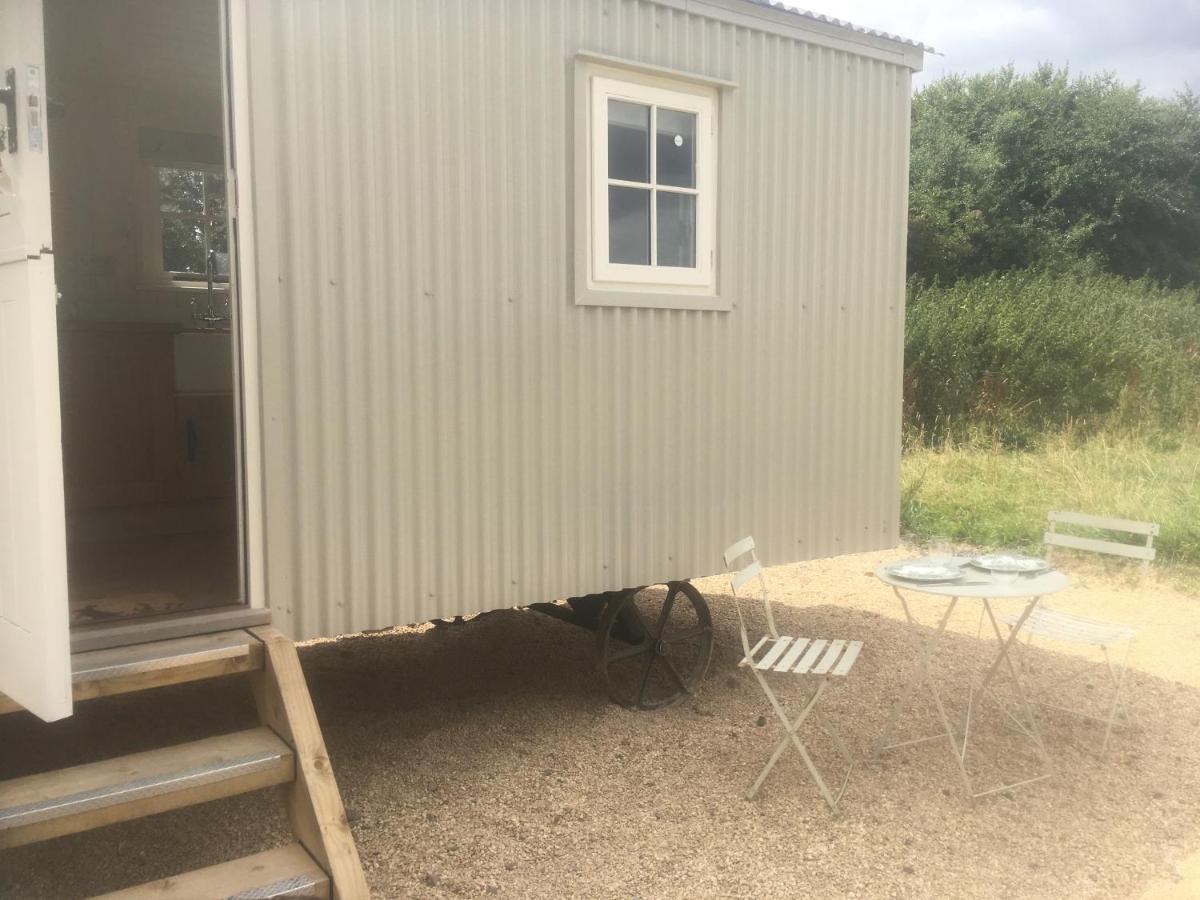 Romantic Secluded Shepherd Hut Hares Rest Southwick  Εξωτερικό φωτογραφία